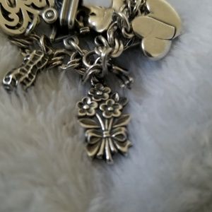 James avery flower bouquet
